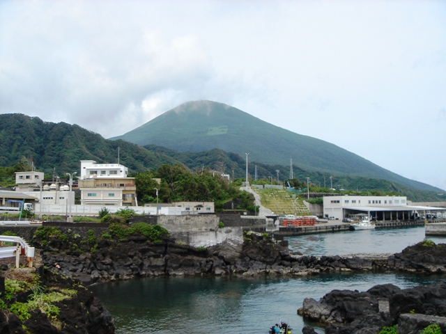 八丈島 八丈富士の別アングルを確認できる実写写真 1