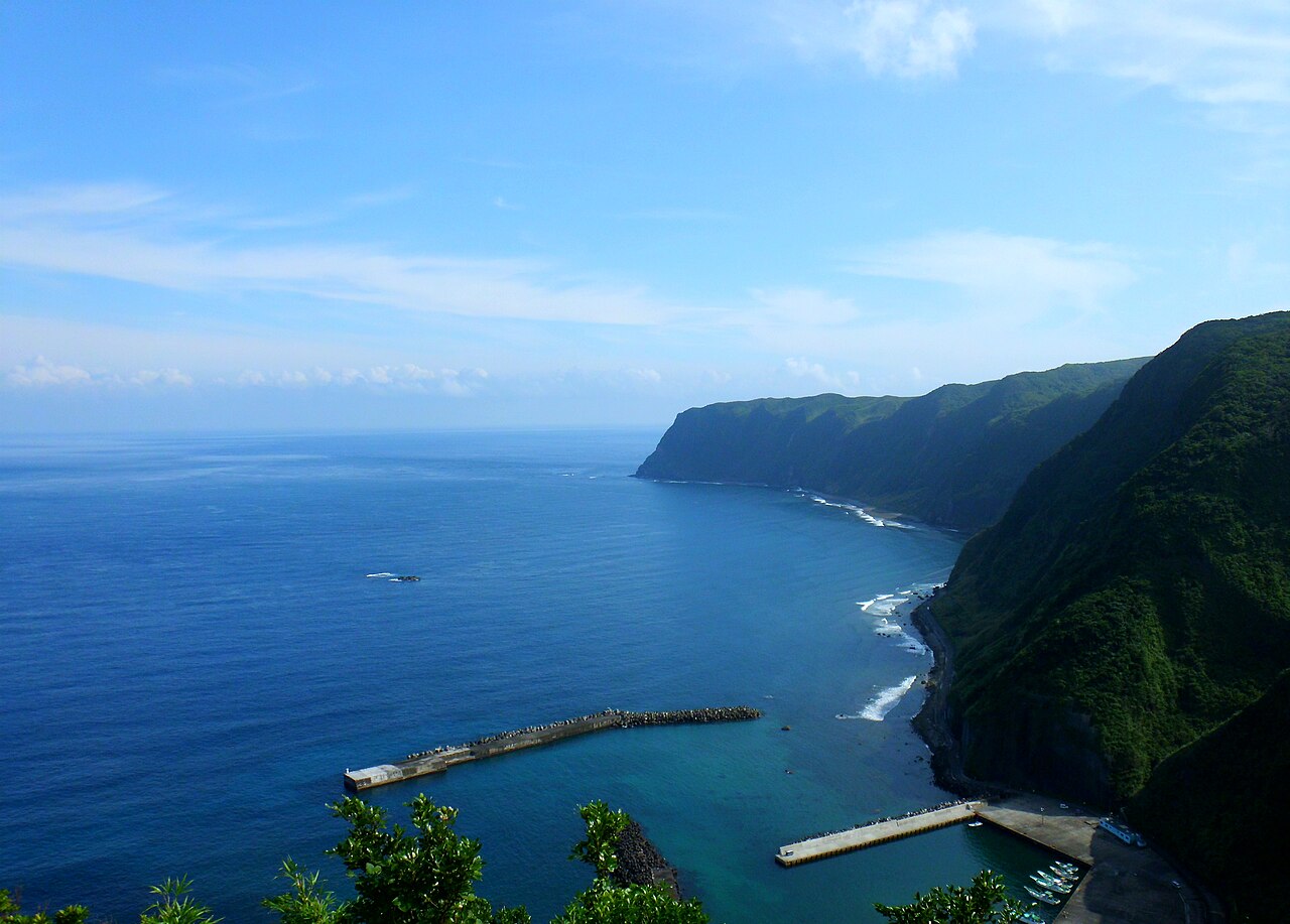 八丈島 八丈富士の別アングルを確認できる実写写真 2