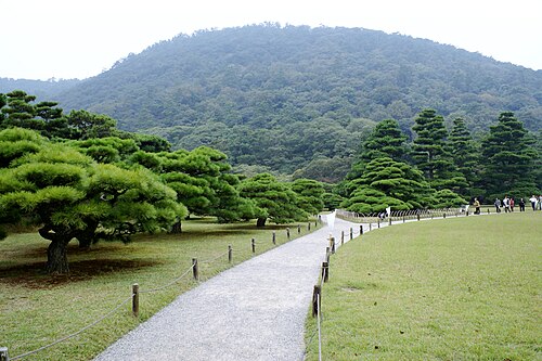 栗林公園の別アングルを確認できる実写写真 1
