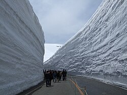 立山黒部アルペンルートの別アングルを確認できる実写写真 1